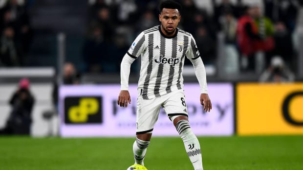 Juventus midfielder Weston McKennie carries the ball up the field vs. Atalanta.